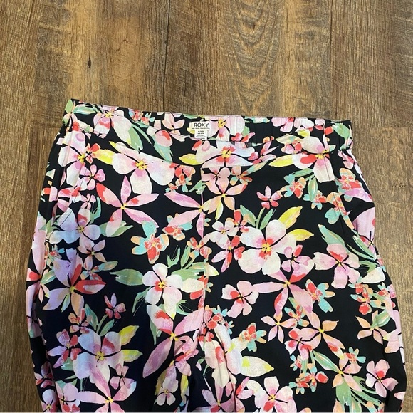 NWT Roxy Floral Pants Size XL - Picture 2 of 10